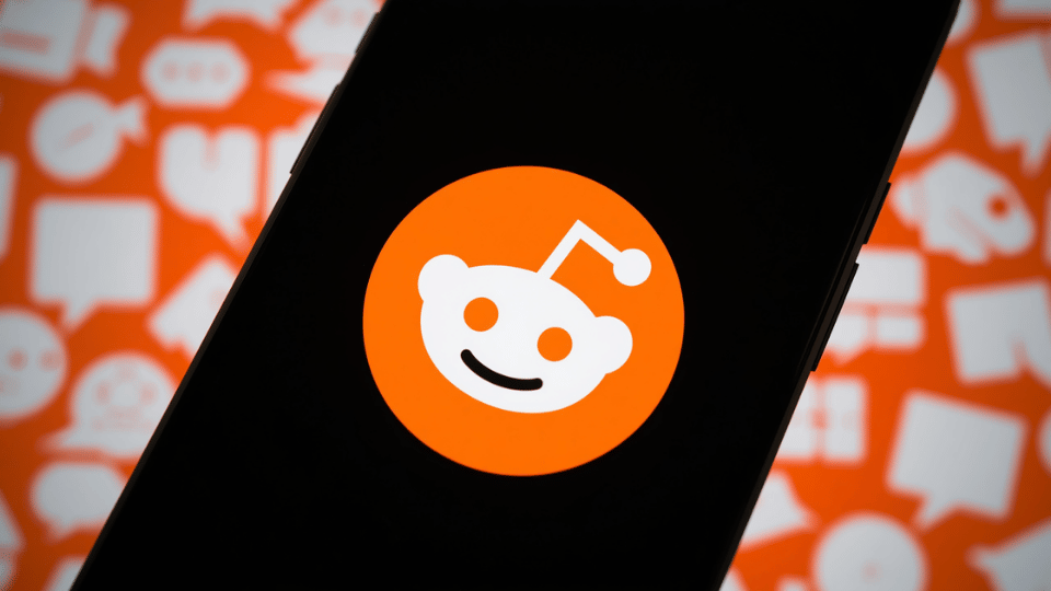 Traffic Shockwave: Reddit Posts Killer Earnings But Stock Drops Over AI Search Threat