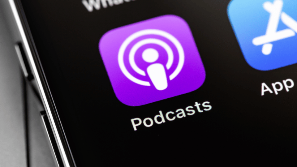 A mobile phone screen showing the Apple Podcasts and App Store icons.